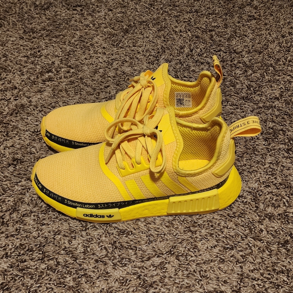 Womens Adidas Shoes Size 7.5